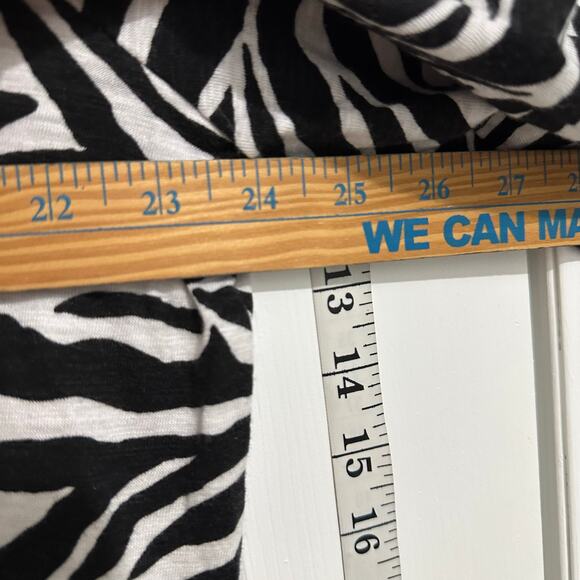 Chicos India zebra animal print Vneck top XL size 3 - Picture 8 of 8